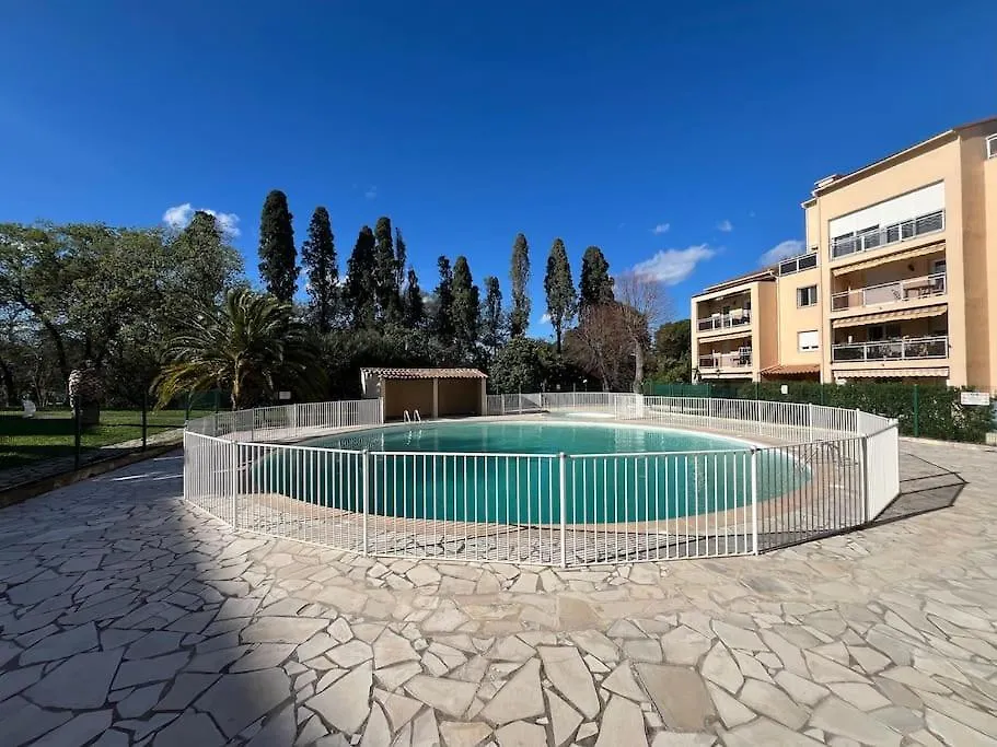 Appartement Moderne - Antibes Apartment